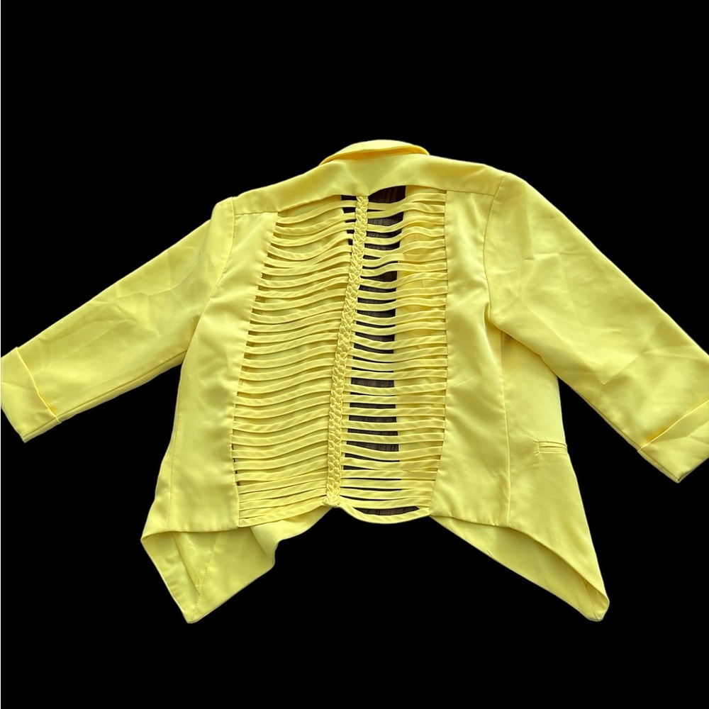 Akira small yellow blazer